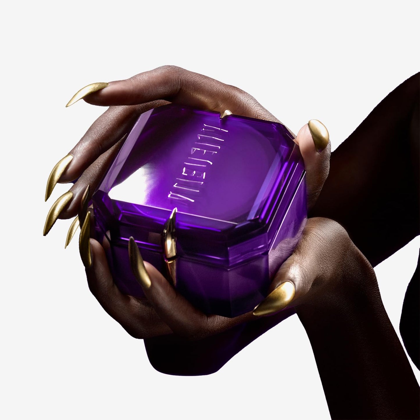 Mugler Alien Body Cream - Earthy Woody Womens Scented Lotion - 6.7 Fl Oz | Moisturizing Radiant Scented Body Cream - With Jasmine, Cashmeran Wood & Amber Scents - Hydrating Cream for Daily Routine