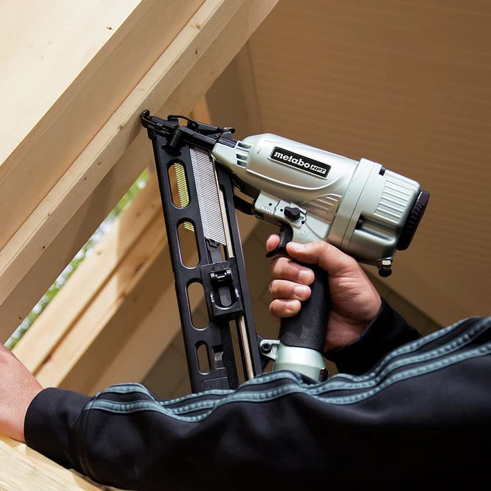 Metabo HPT 15 Gauge Angled Finish Nailer, Selective Actuation, NT65MA4 | Pneumatic Power Tool, Air Duster Included, 1-1/4 to 2-1/2 in Fasteners, Crown & Base Molding Applications
