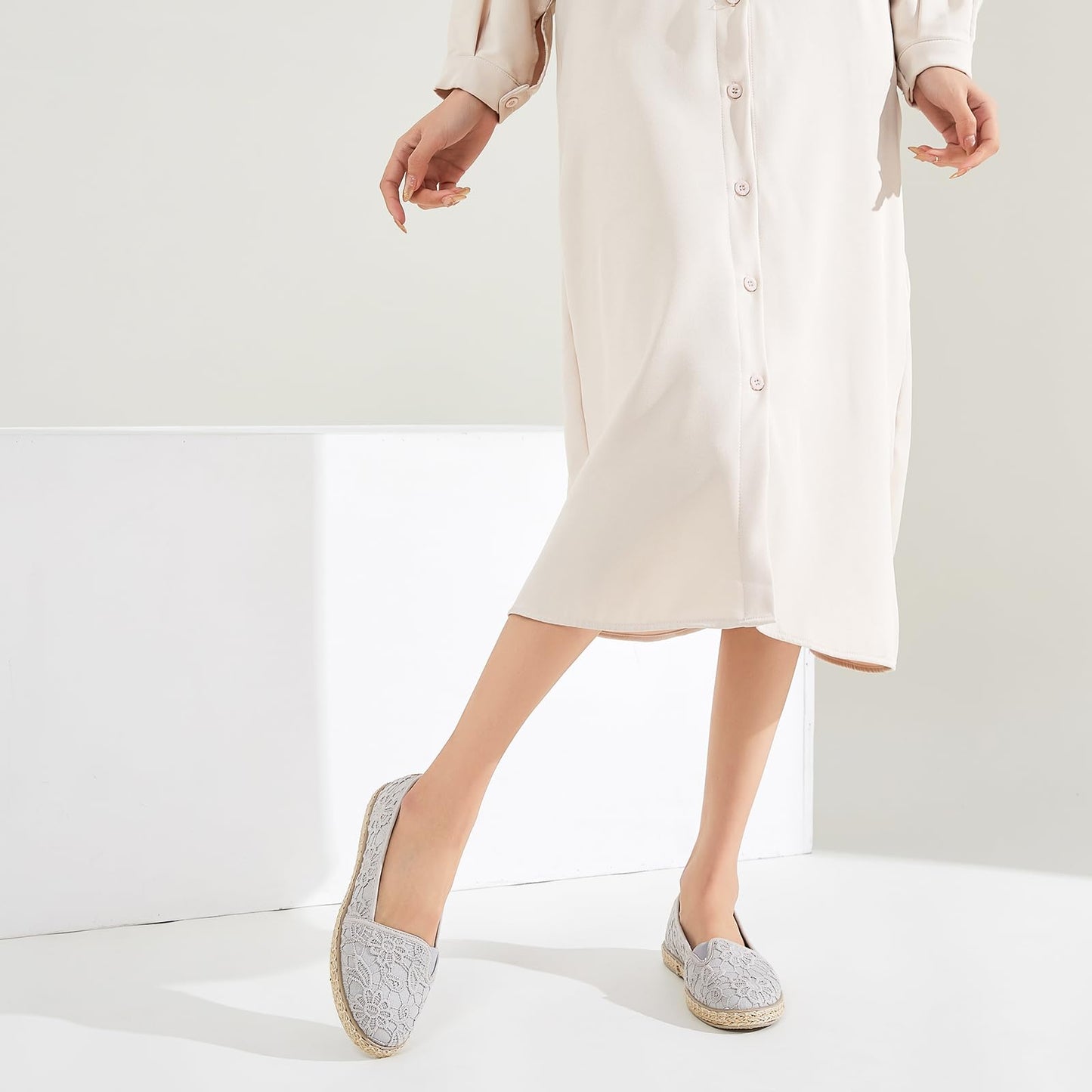 BABUDOG Women's Flats with Flower Embroideried,White Lace Ballet Flats,Comfortable Dress Flats