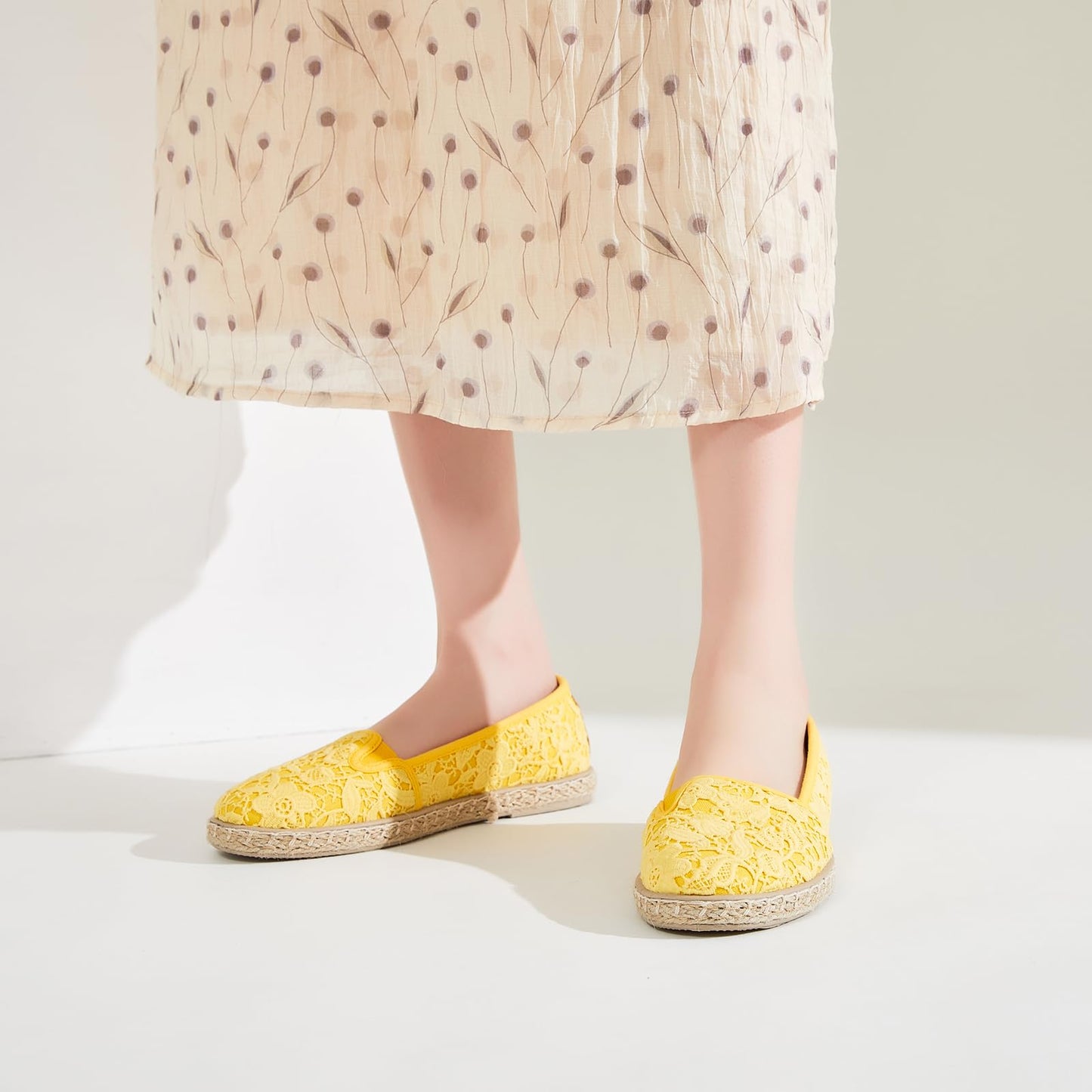 BABUDOG Women's Flats with Flower Embroideried,White Lace Ballet Flats,Comfortable Dress Flats