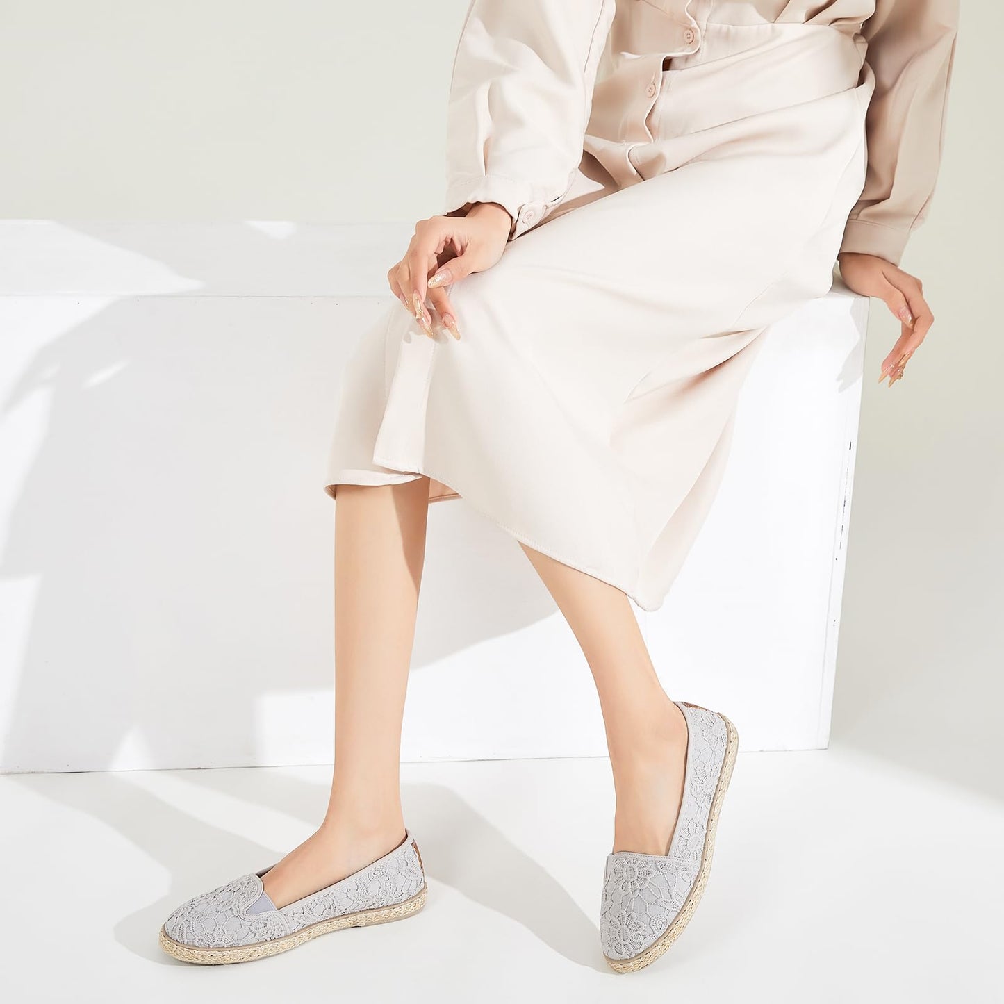 BABUDOG Women's Flats with Flower Embroideried,White Lace Ballet Flats,Comfortable Dress Flats