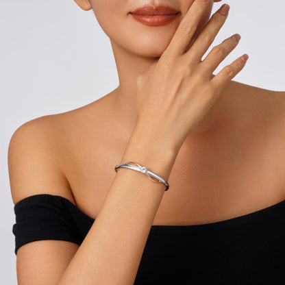 Infinity Bracelets for Women Two-tone 18K Gold Plated Adjustable Minimalist Bangle Jewelry Gifts for Mom Perfect for Anniversary Mother's Day Christmas Valentine's Day