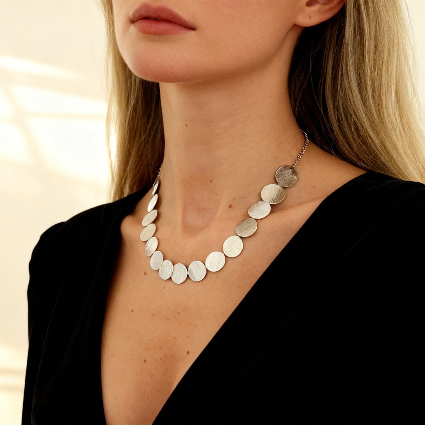 Gold Choker Necklace for Women Chunky Gold Disc Chains Necklace Bold Statement Geometric Round Disc Choker Necklaces Charm Prom Jewelry Accessories