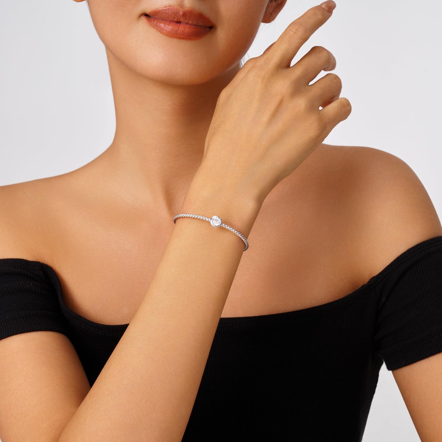 Infinity Bracelets for Women Two-tone 18K Gold Plated Adjustable Minimalist Bangle Jewelry Gifts for Mom Perfect for Anniversary Mother's Day Christmas Valentine's Day
