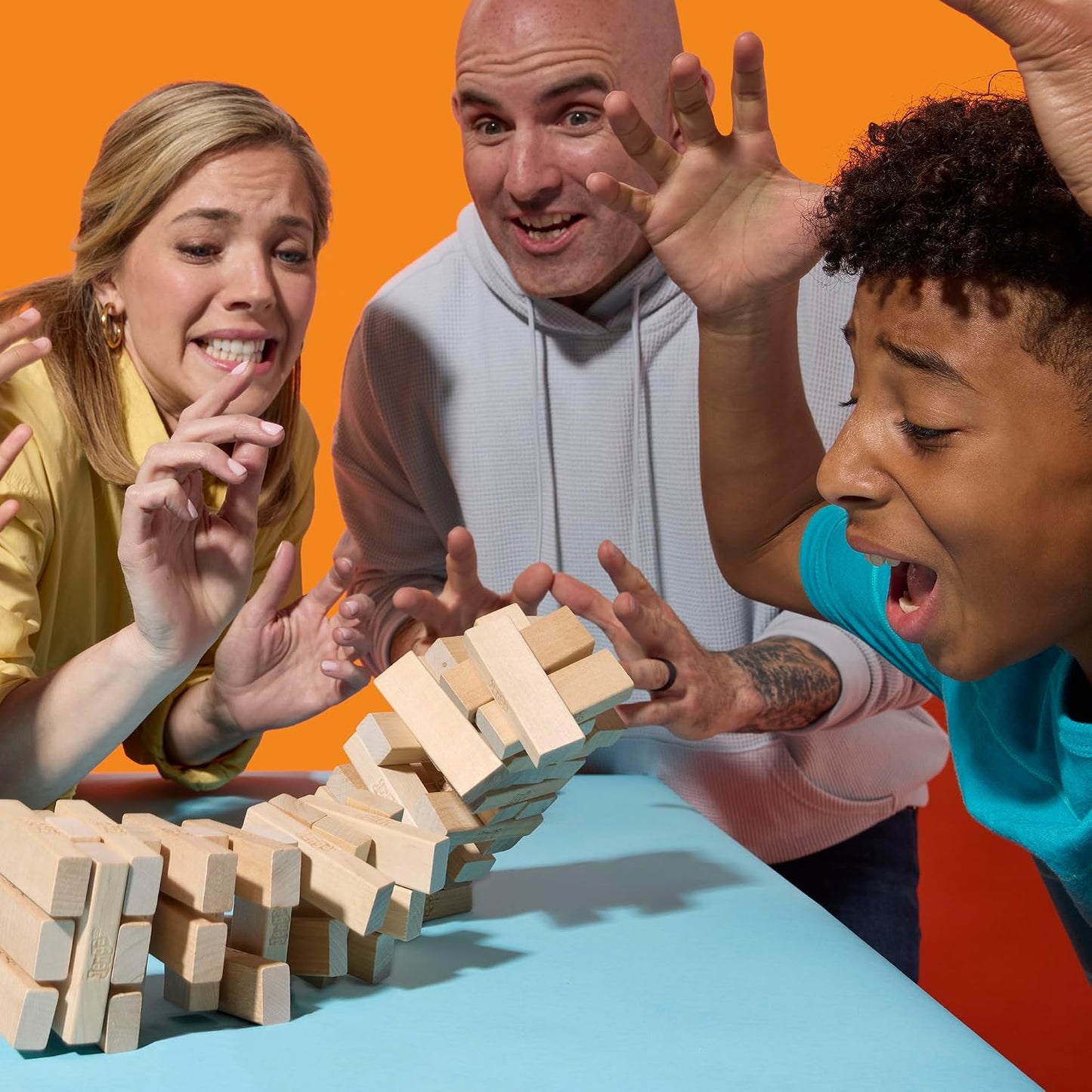 Official Hasbro Games Jenga Game | Digital Die for 6 More Ways to Play | Original Wood Block Game | Stacking Tower | Ages 6+ | 1+ Players | Party Games